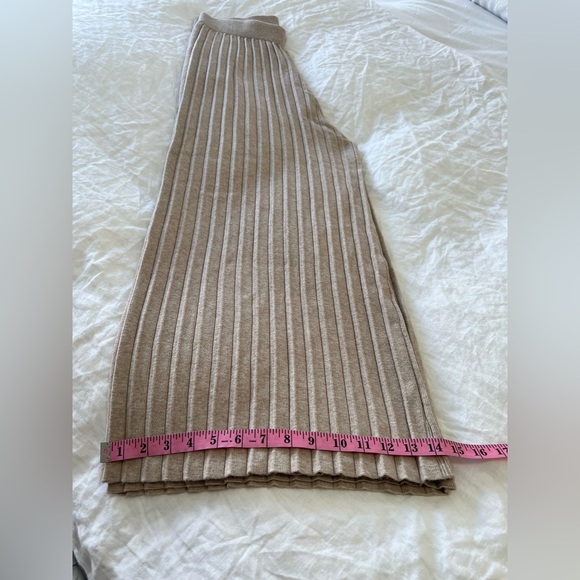 Downeast | Women’s Large | Beige Knit Pleated Wide Leg High Waisted Pants | EUC - Picture 9 of 9